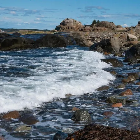 וילה Beautiful Log House At The World's End, Tjome