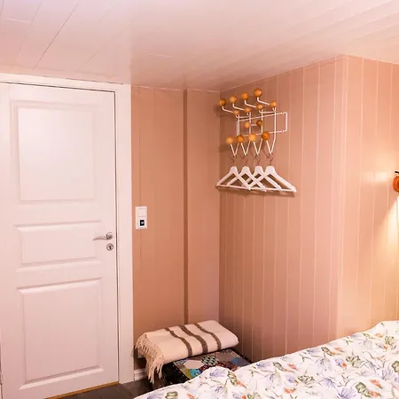 וילה Beautiful Log House At The World's End, Tjome *