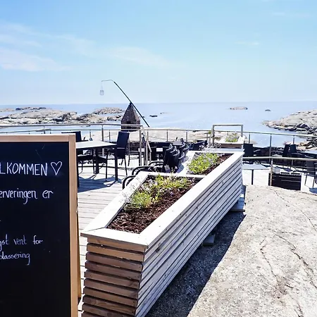 Beautiful Log House At The World's End, Tjome וילה